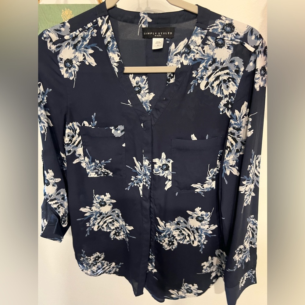 Women’s blouse medium
